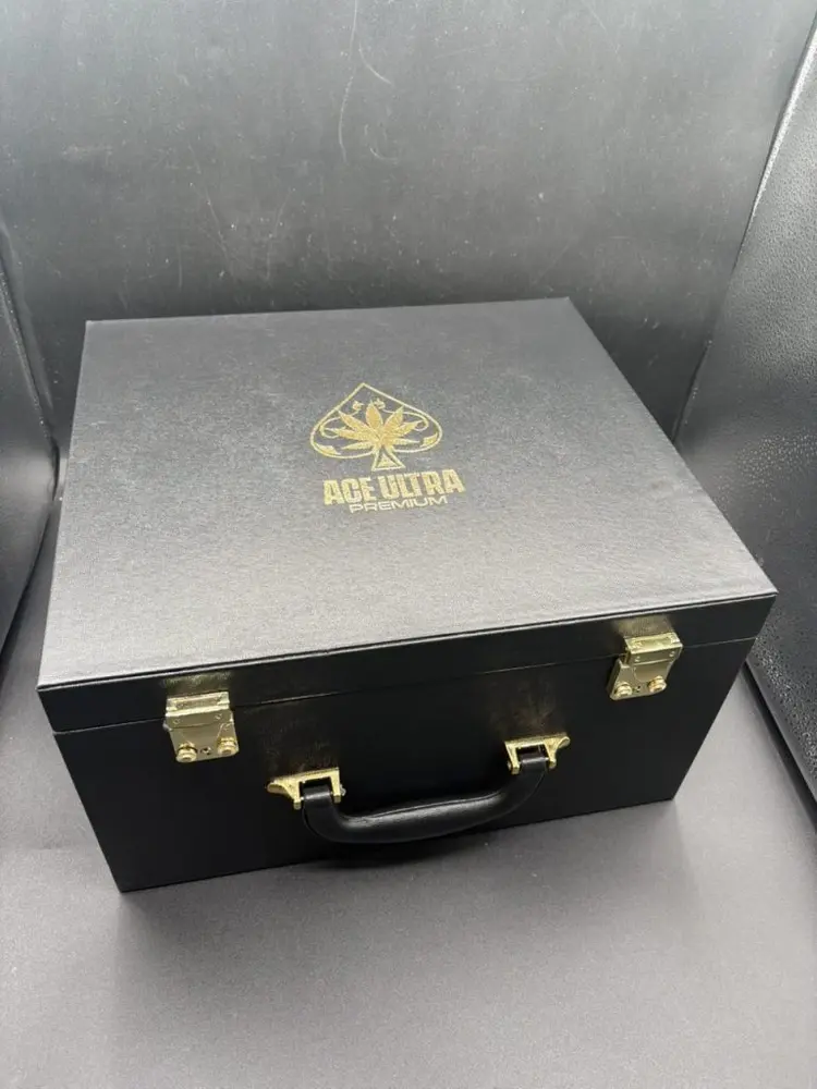 Black Badge — 25 PCS Master Box
